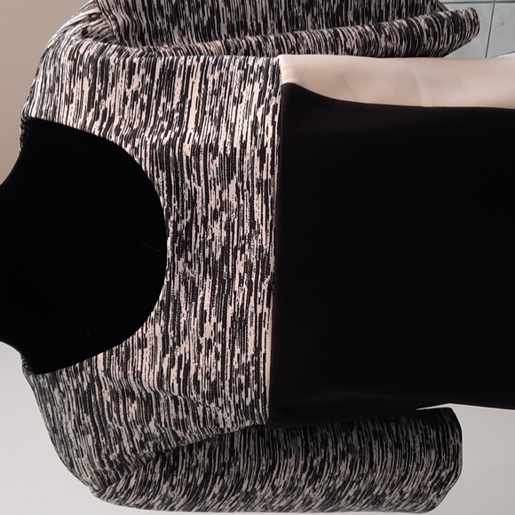 Calvin Klein top - Picture 3 of 5